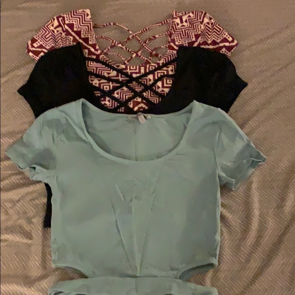 Set of 3 crop tops